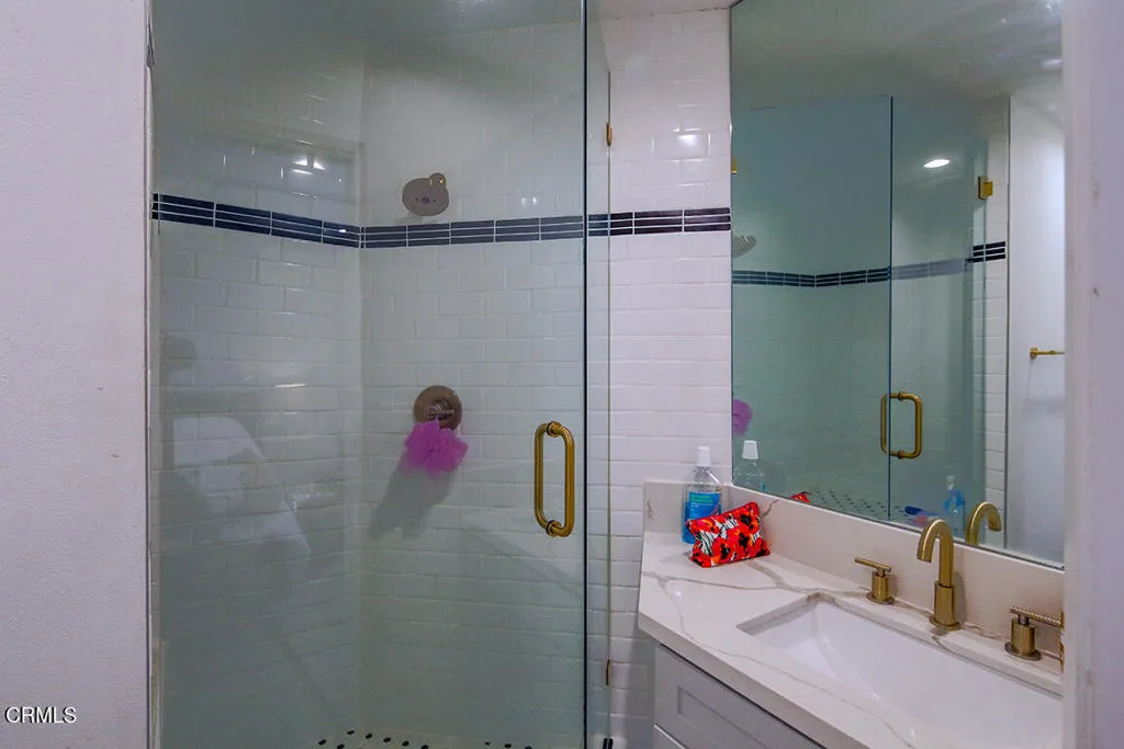 246 Alpine Street 15, Pasadena, California 91106 home-pic-21